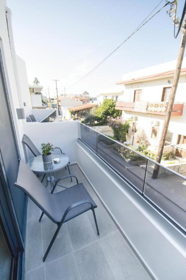 Nick And Helen Apartment Perivolia  Ngoại thất bức ảnh