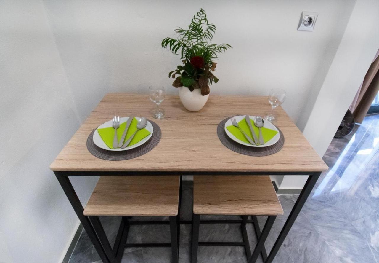 Nick And Helen Apartment Perivolia  Ngoại thất bức ảnh