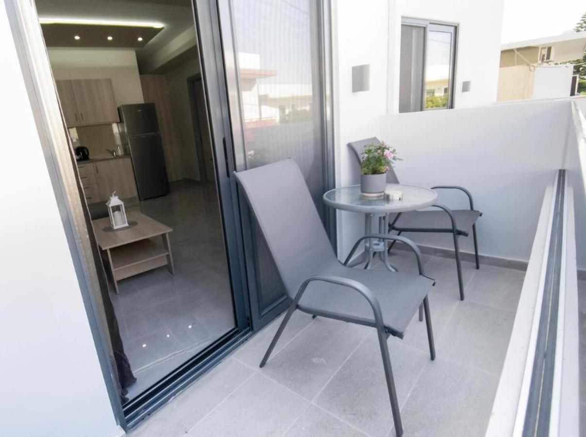 Nick And Helen Apartment Perivolia  Ngoại thất bức ảnh